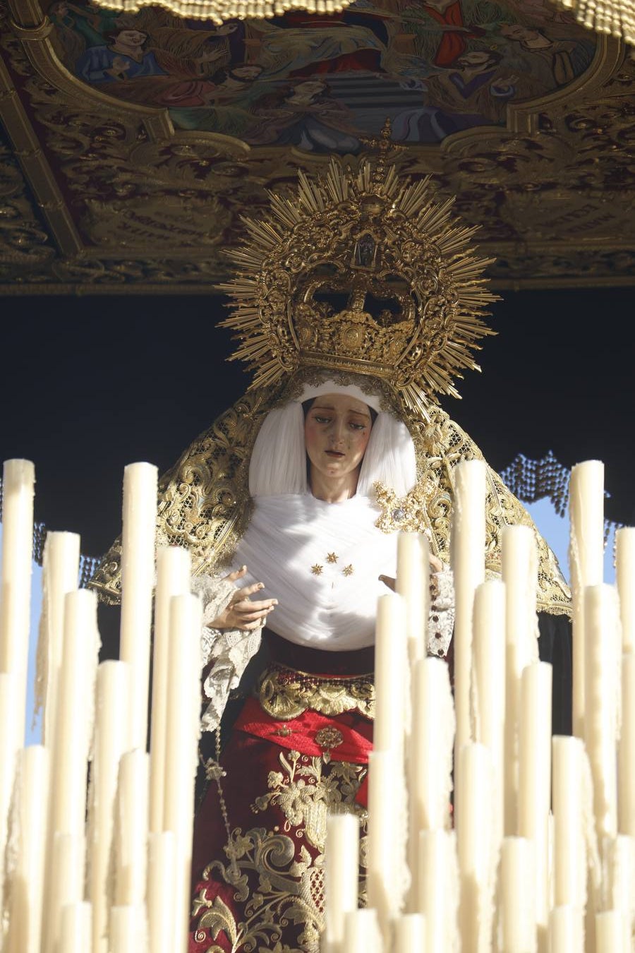 La clásica estación de penitencia de Vera-Cruz, en imágenes
