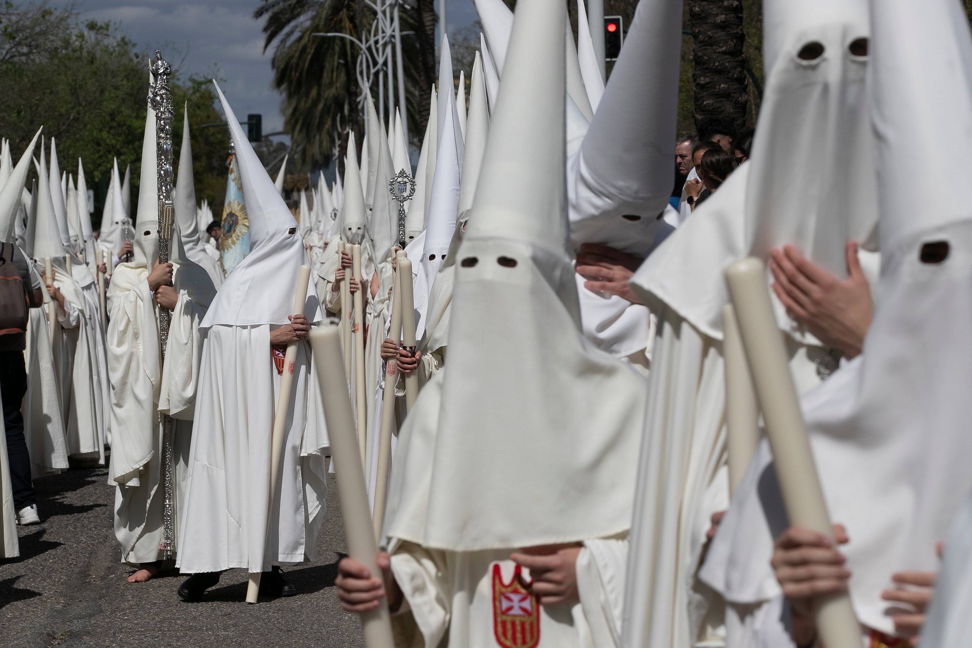 El ímpetu de la Merced transita por el Lunes Santo de Córdoba, en imágenes