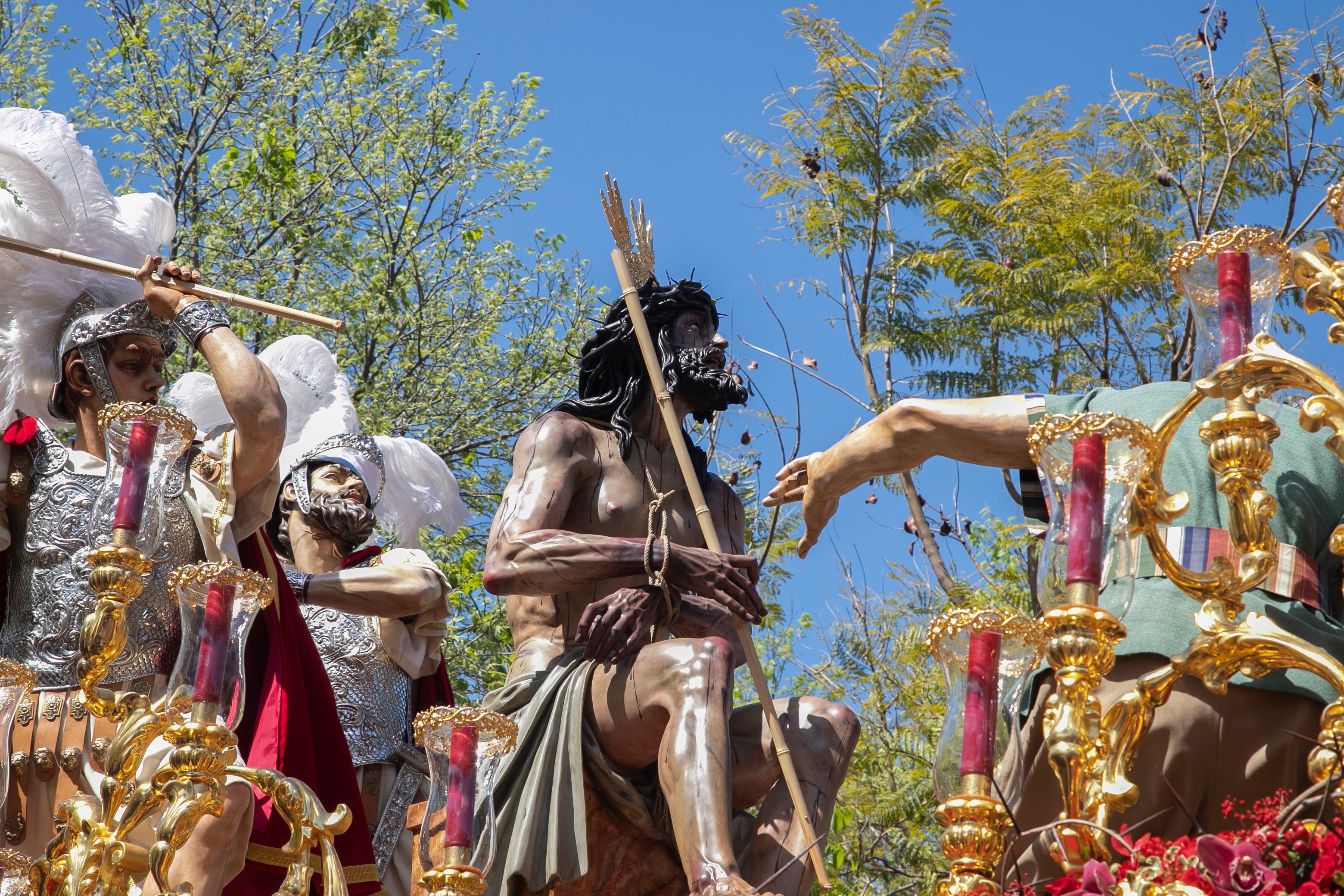 El ímpetu de la Merced transita por el Lunes Santo de Córdoba, en imágenes