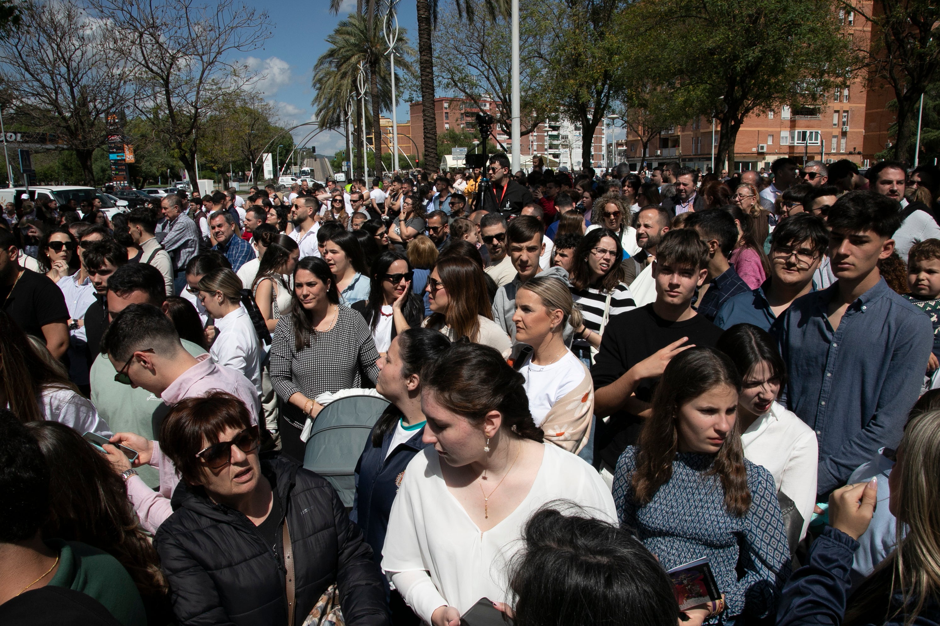 El ímpetu de la Merced transita por el Lunes Santo de Córdoba, en imágenes