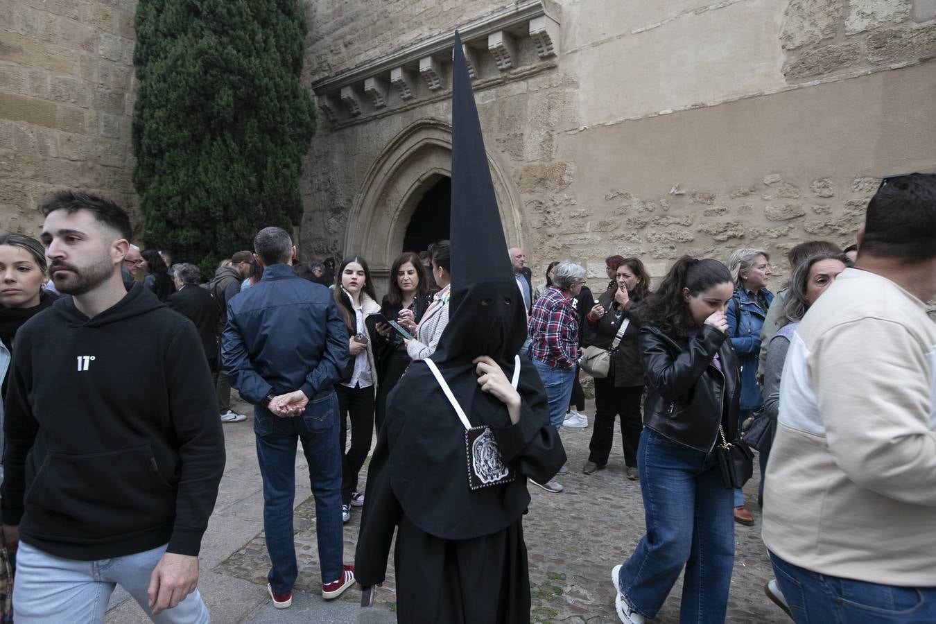 La decepción de la hermandad de Ánimas, en imágenes