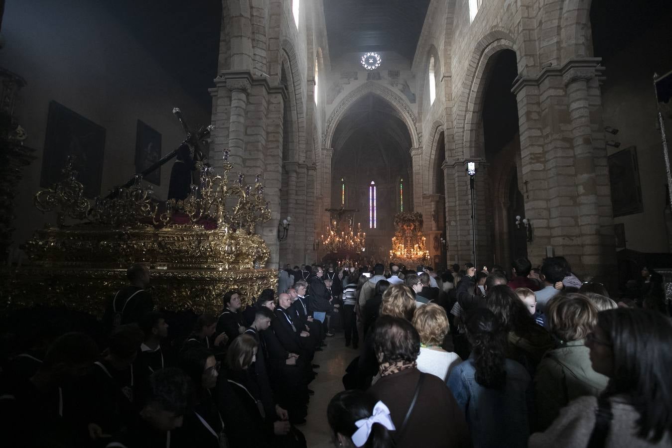 La decepción de la hermandad de Ánimas, en imágenes