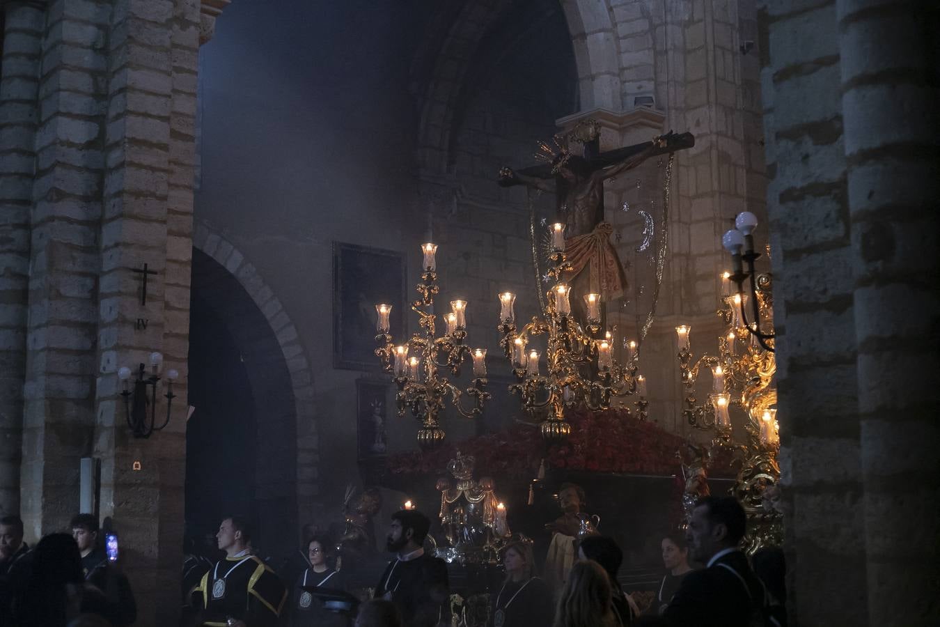 La decepción de la hermandad de Ánimas, en imágenes