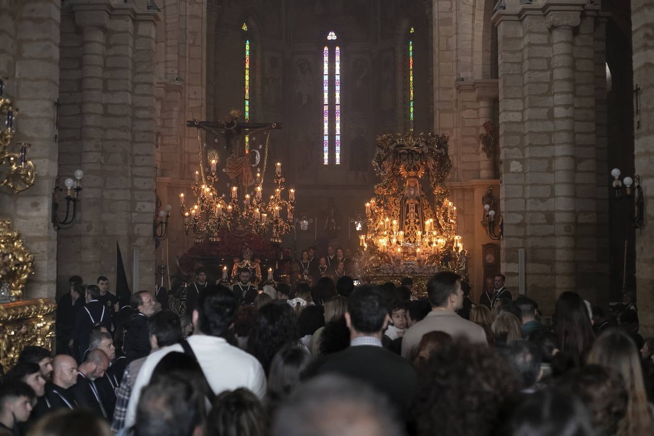 La decepción de la hermandad de Ánimas, en imágenes