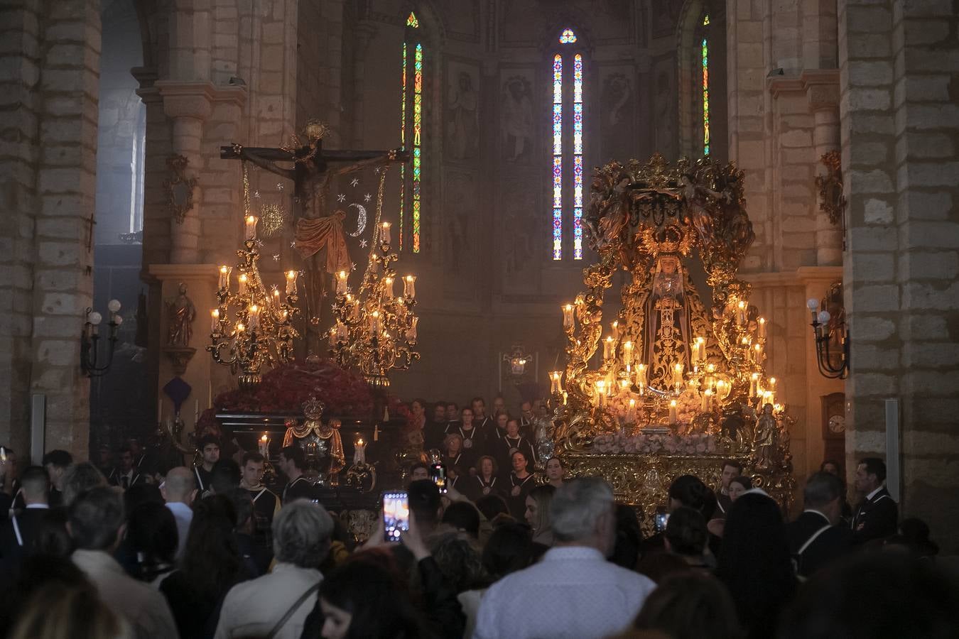 La decepción de la hermandad de Ánimas, en imágenes