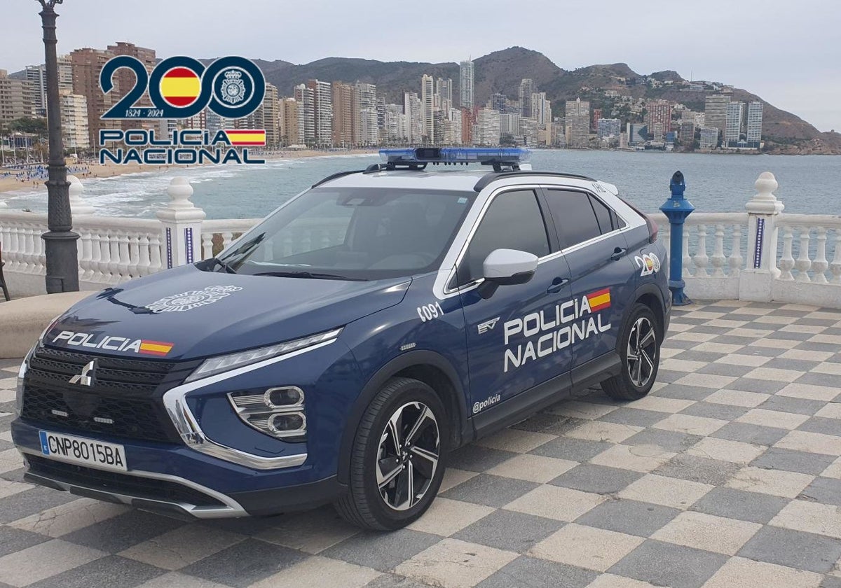 Imagen de archivo de un coche patrulla de la Policía Nacional en Benidorm