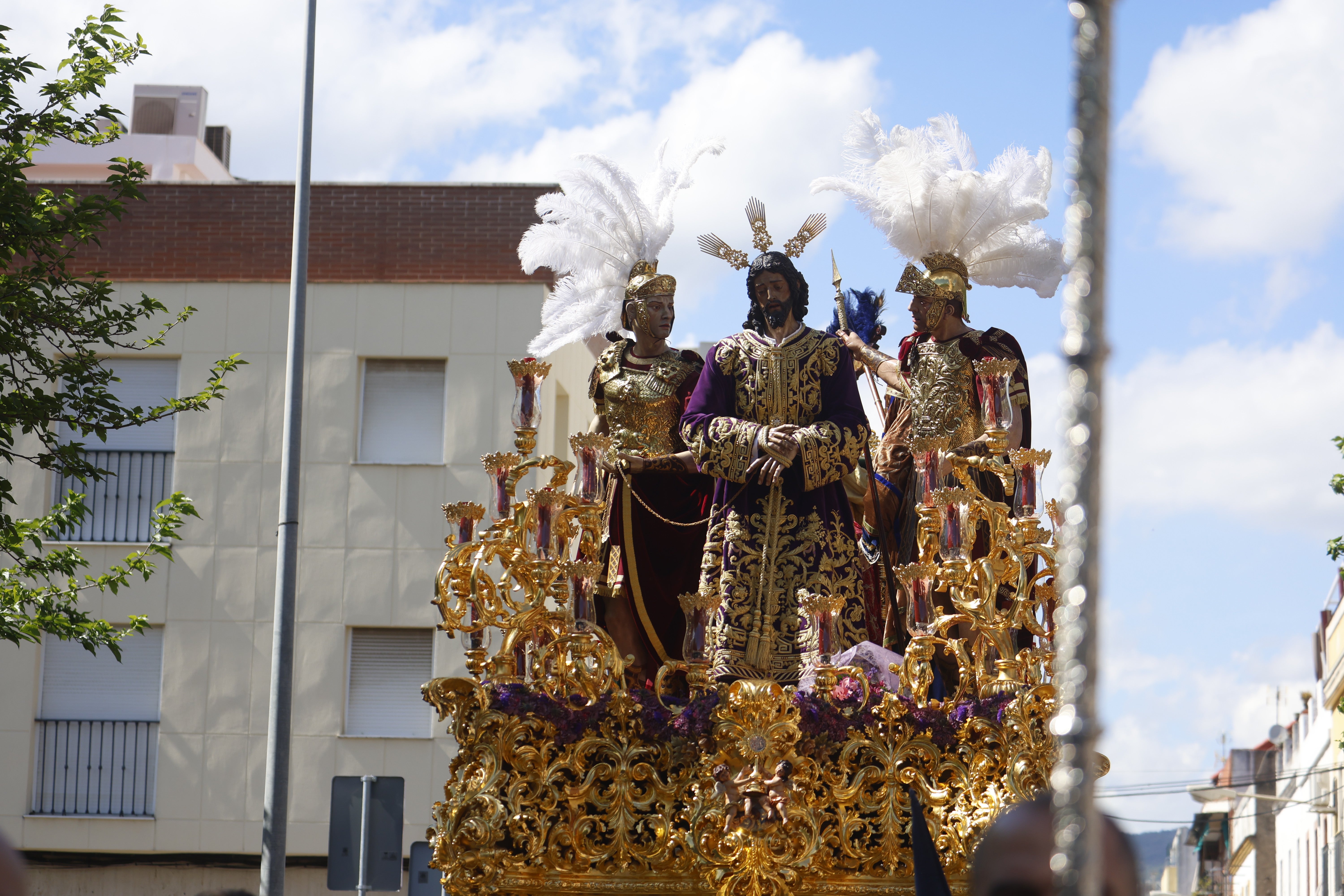El emocionante paso de la hermandad de la Estrella por el Lunes Santo de Córdoba, en imágenes