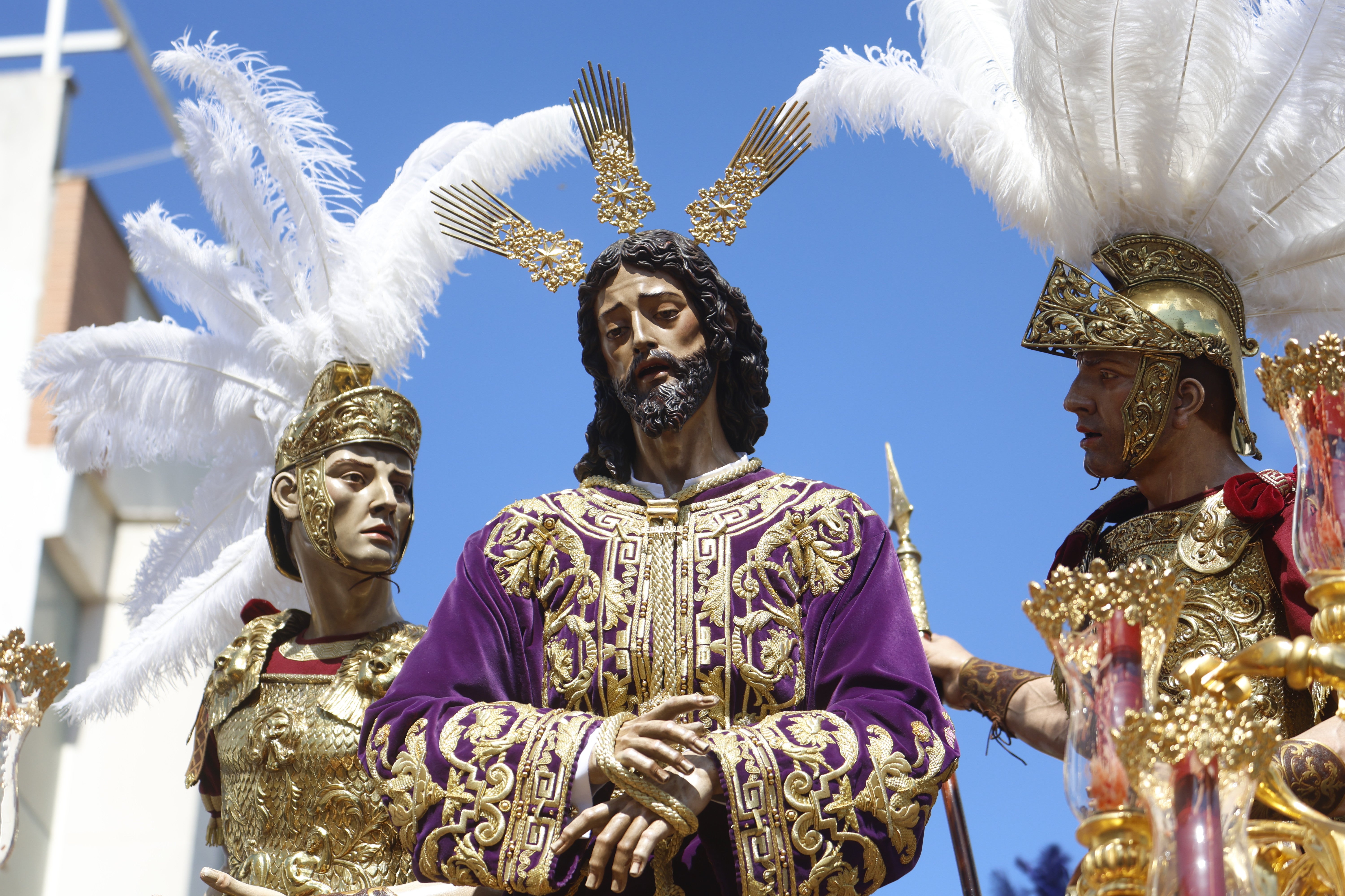 El emocionante paso de la hermandad de la Estrella por el Lunes Santo de Córdoba, en imágenes