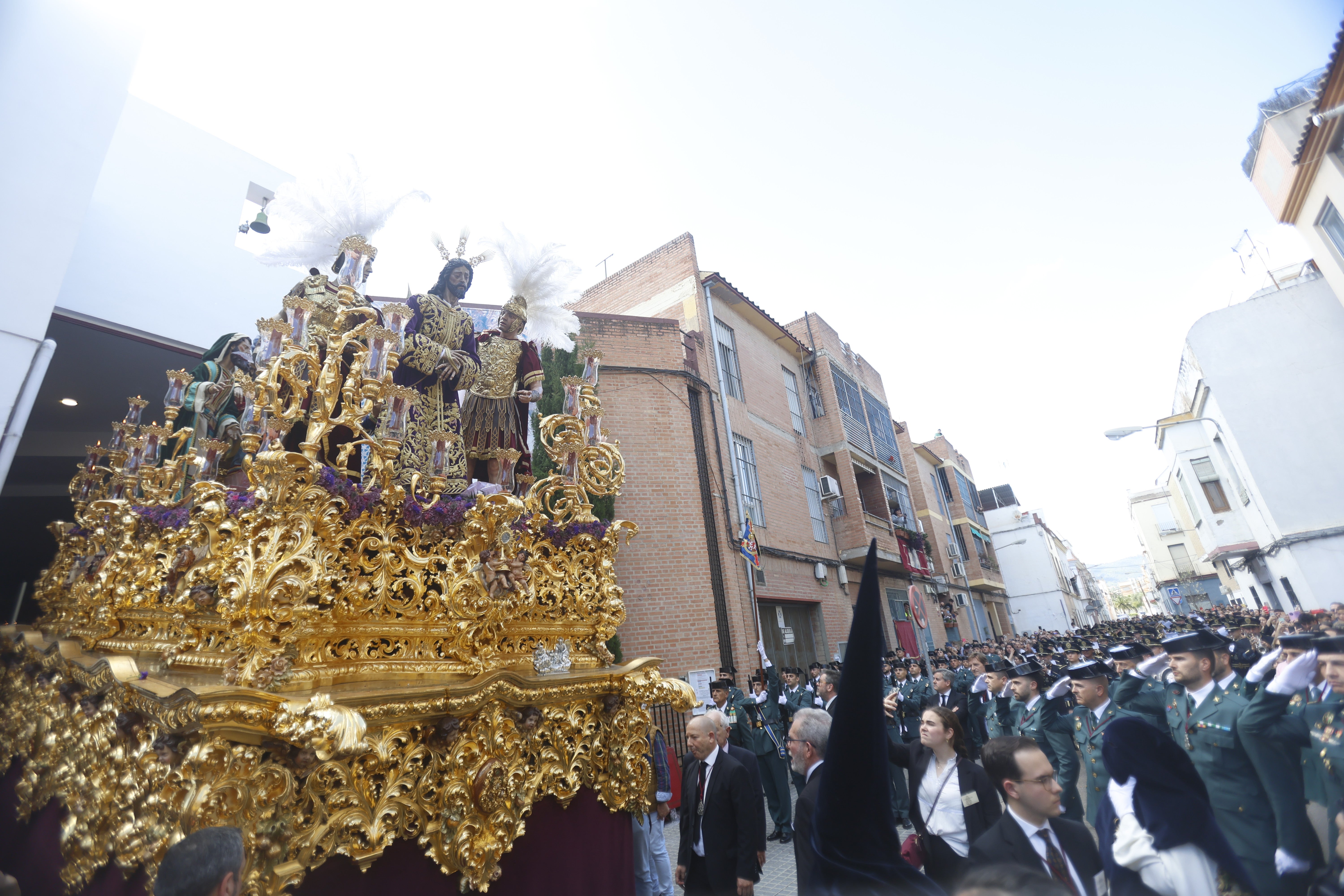 El emocionante paso de la hermandad de la Estrella por el Lunes Santo de Córdoba, en imágenes