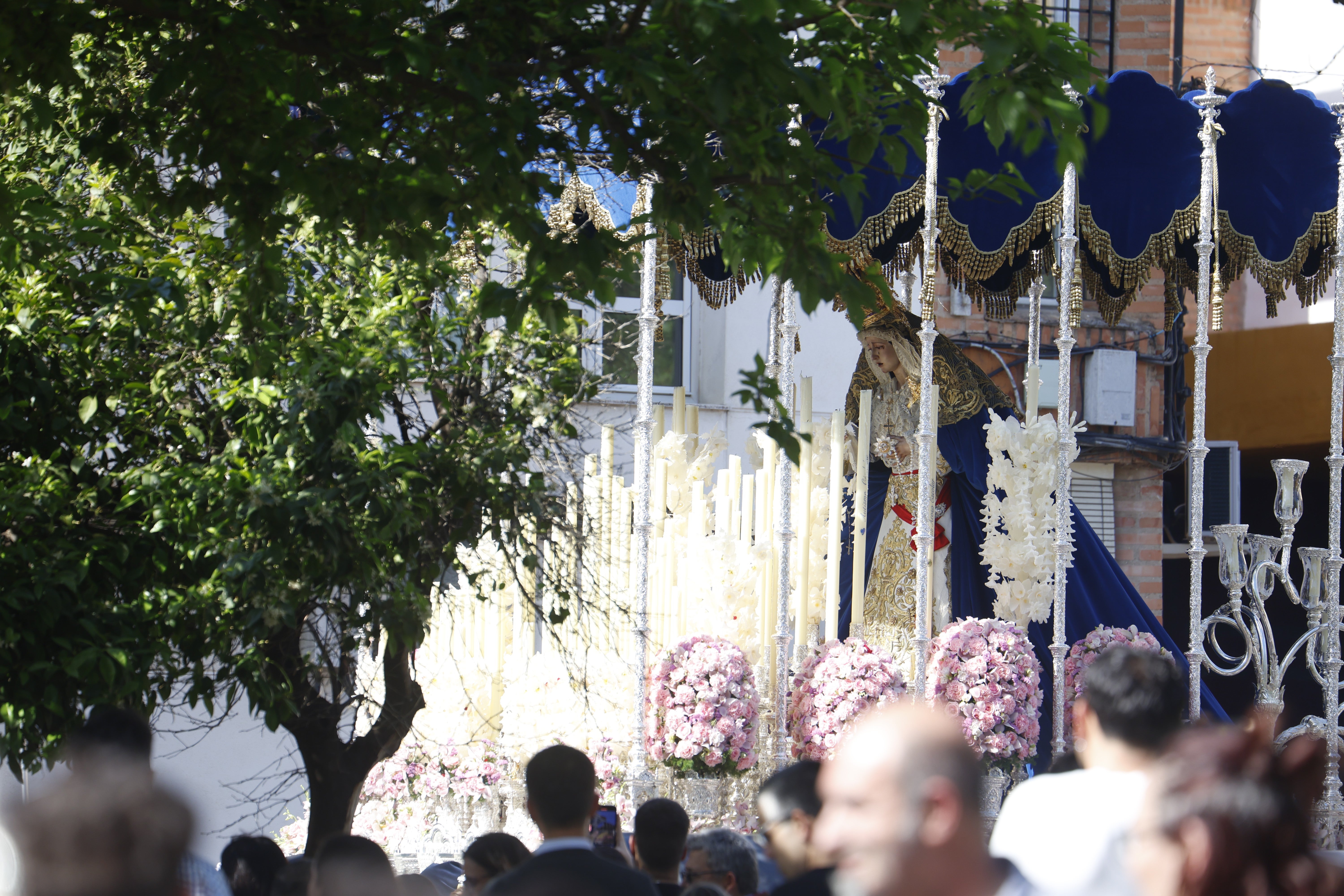 El emocionante paso de la hermandad de la Estrella por el Lunes Santo de Córdoba, en imágenes