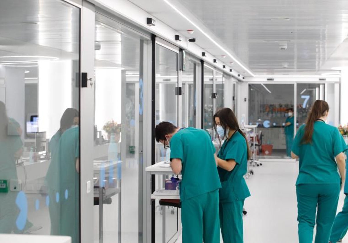 UCI del Hospital Reina Sofía de Córdoba en una imagen de archivo