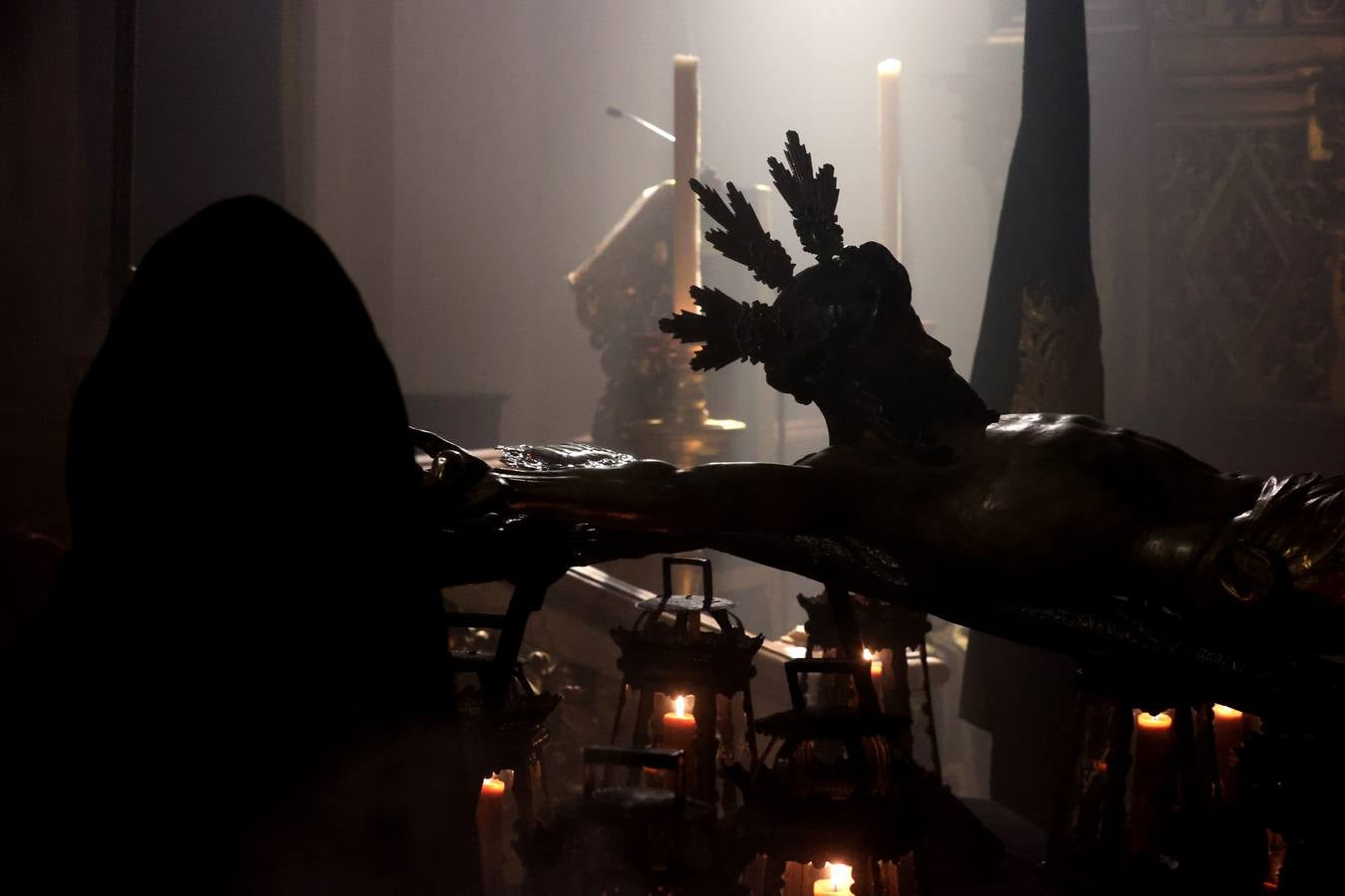 La severidad del Vía Crucis en la Trinidad, en imágenes