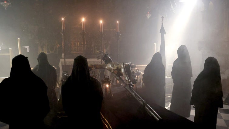 La severidad del Vía Crucis en la Trinidad, en imágenes