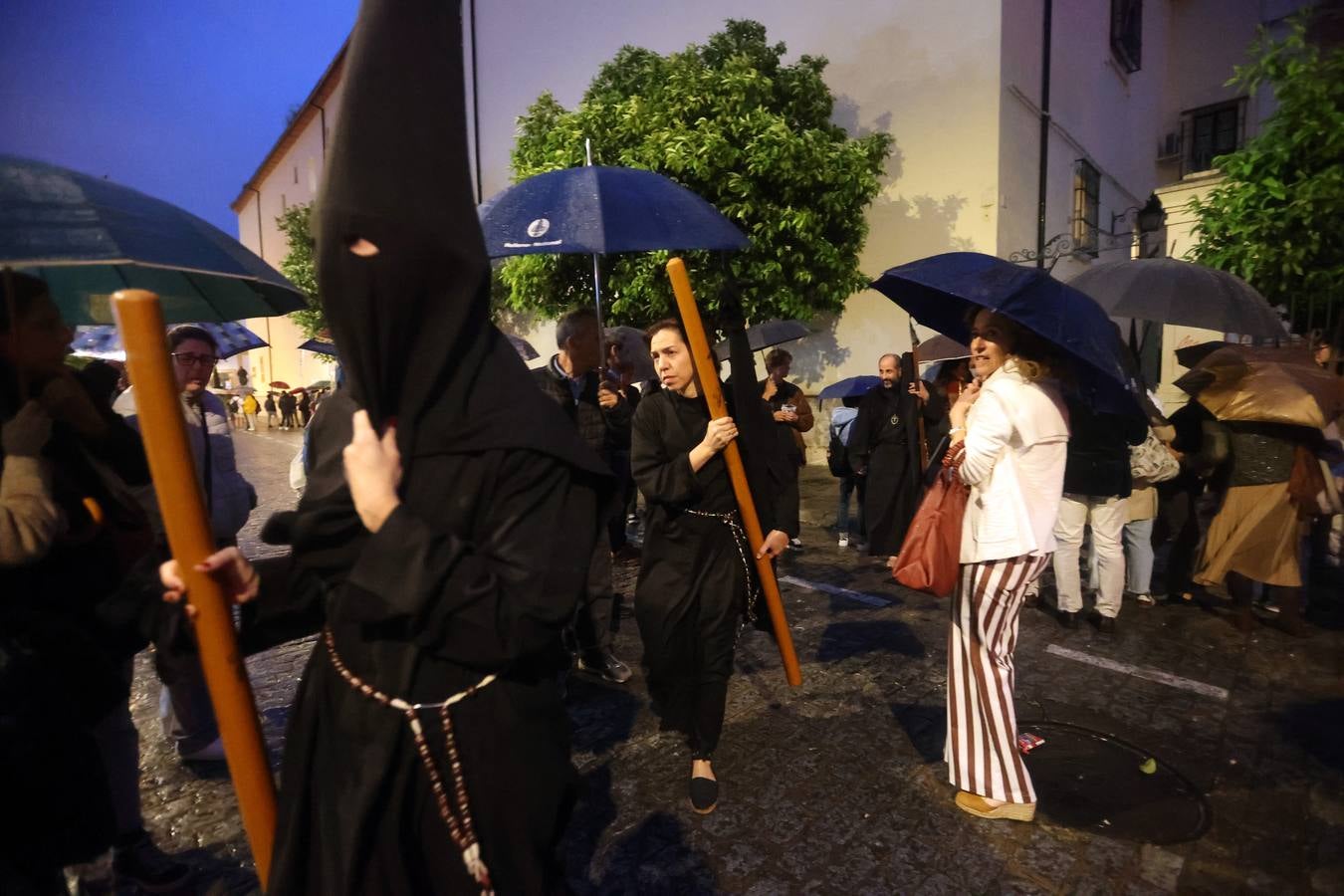 La severidad del Vía Crucis en la Trinidad, en imágenes