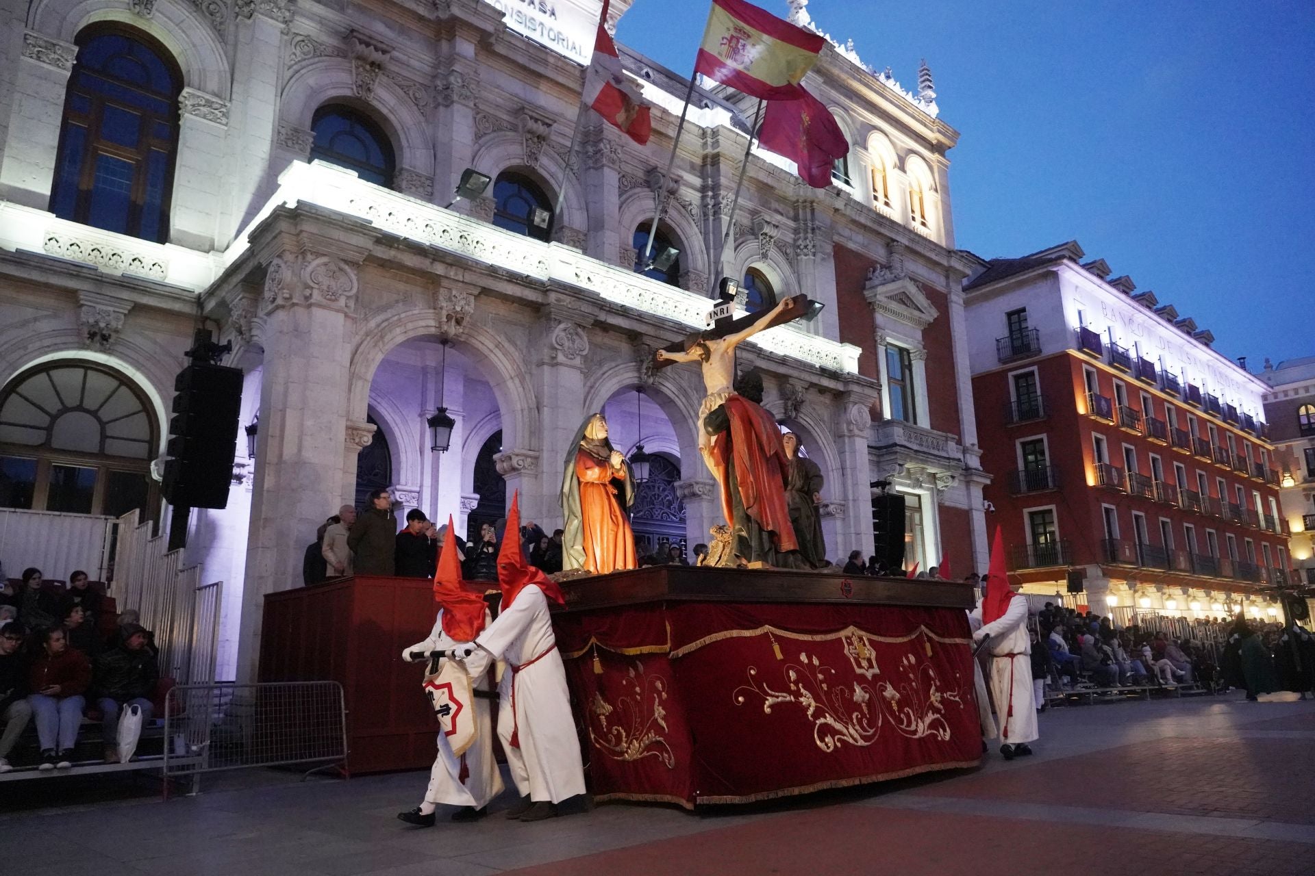 Las procesiones del Lunes Santo, en imágenes