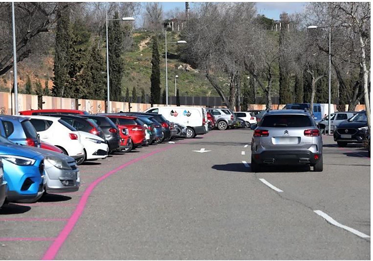 Zona magenta, en el aparcamiento de Safont