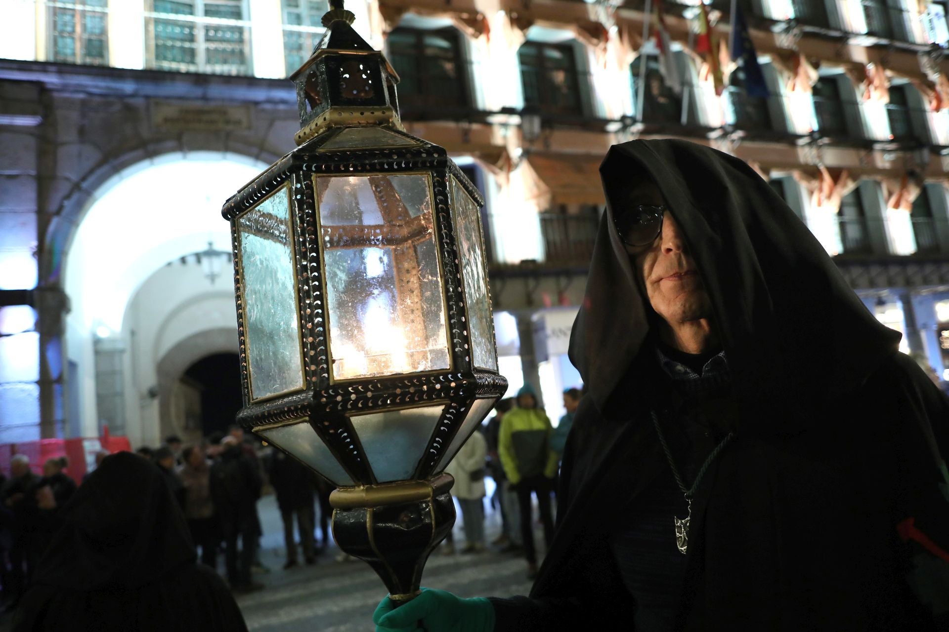 Las imágenes del Cristo de la Misericordia y Soledad de los Pobres por las calles de Toledo