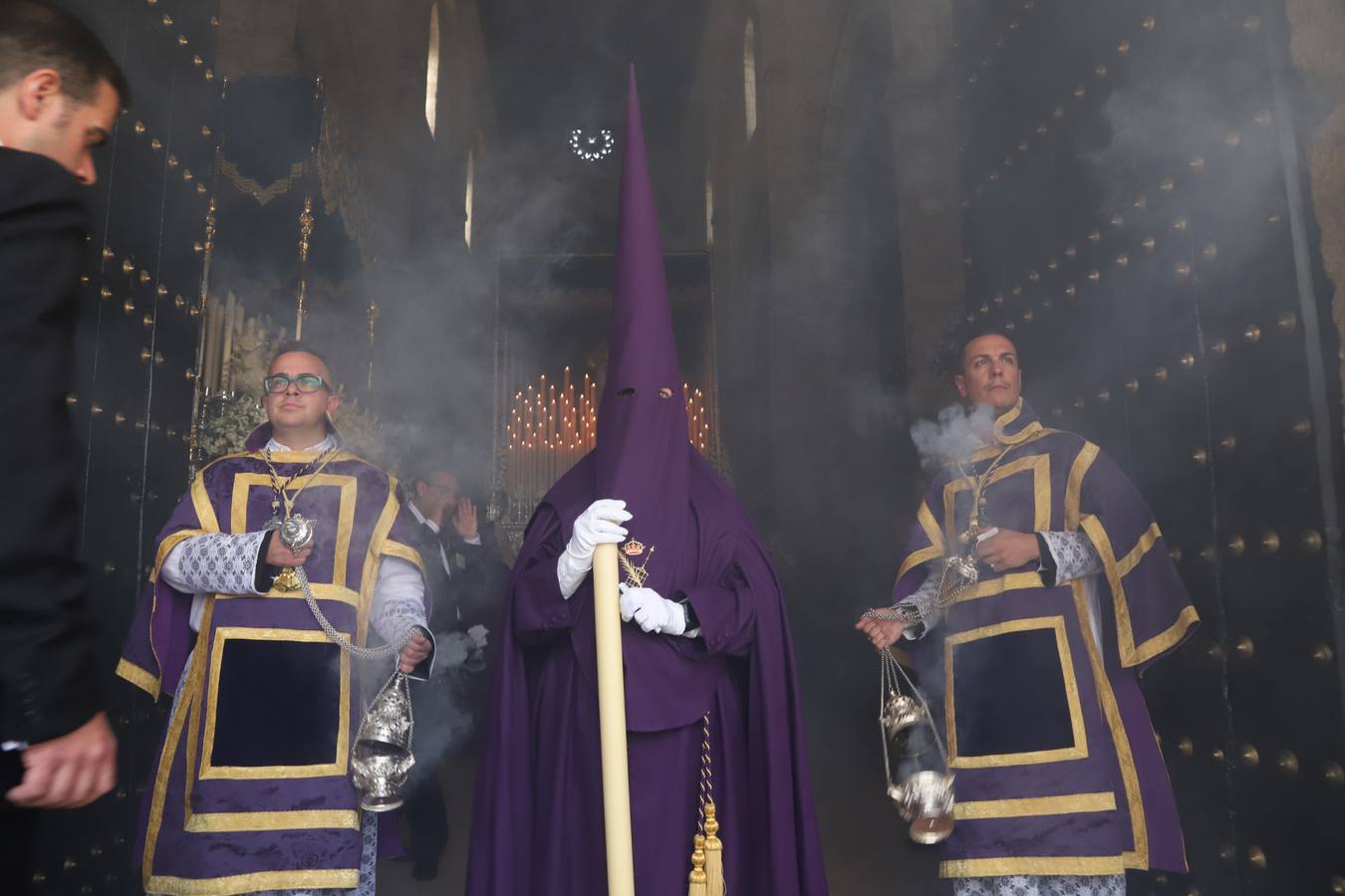 La hermandad del Calvario en el Miércoles Santo de Córdoba, en imágenes