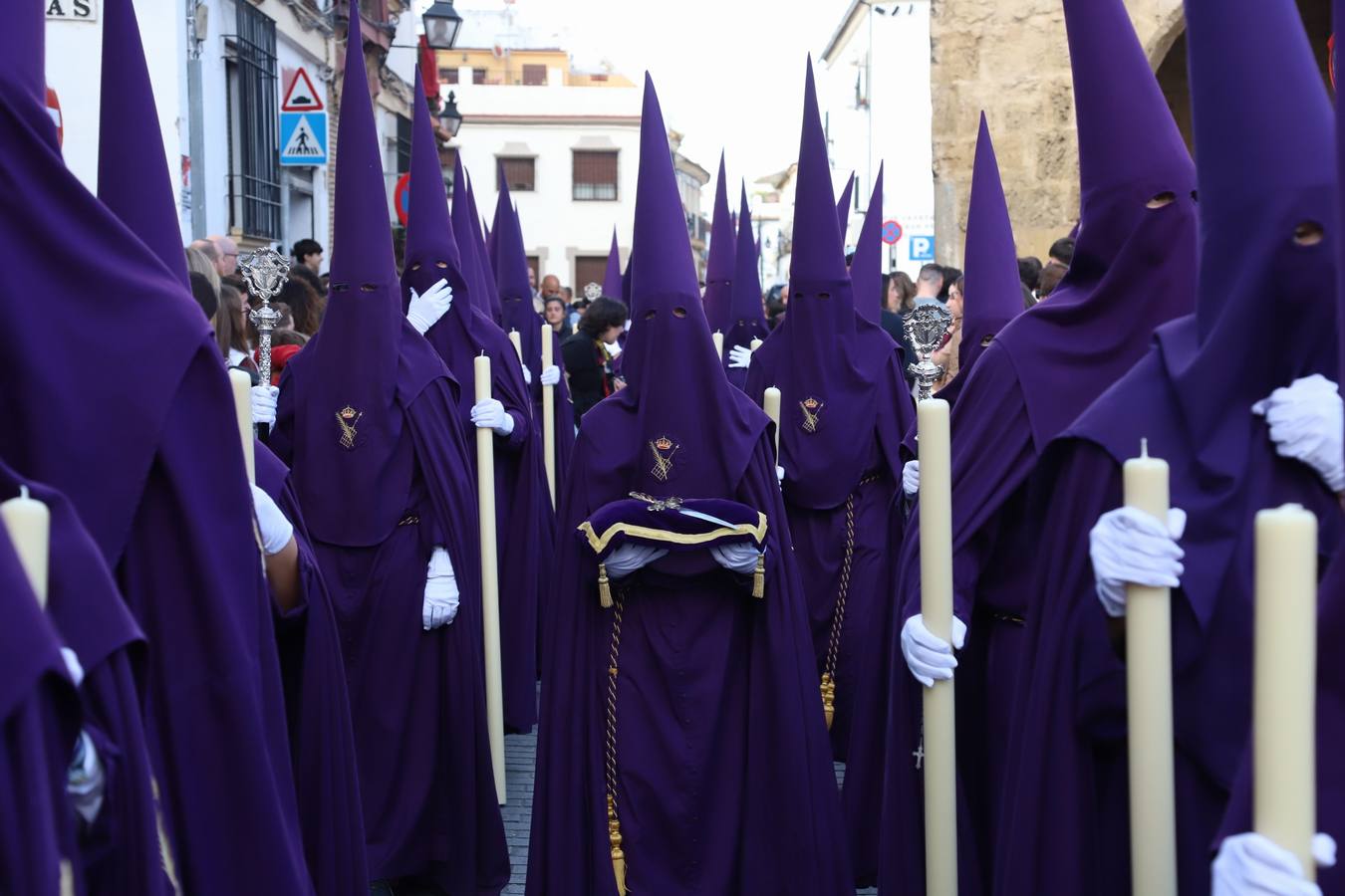 La hermandad del Calvario en el Miércoles Santo de Córdoba, en imágenes