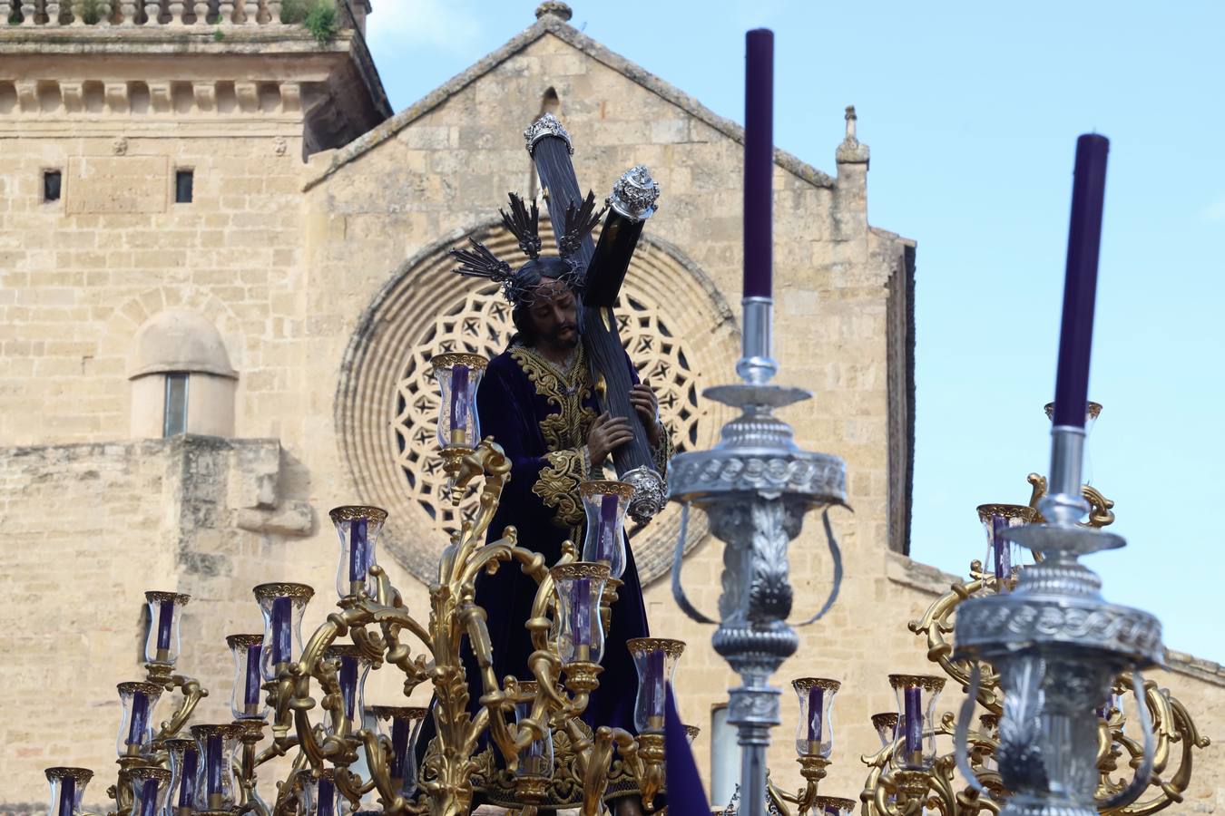 La hermandad del Calvario en el Miércoles Santo de Córdoba, en imágenes