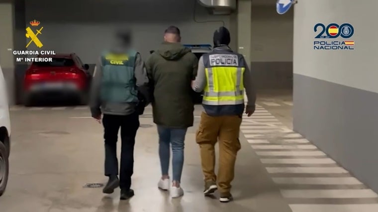 Uno de los detenido por la galería era subterránea y construida a mano de forma rudimentaria