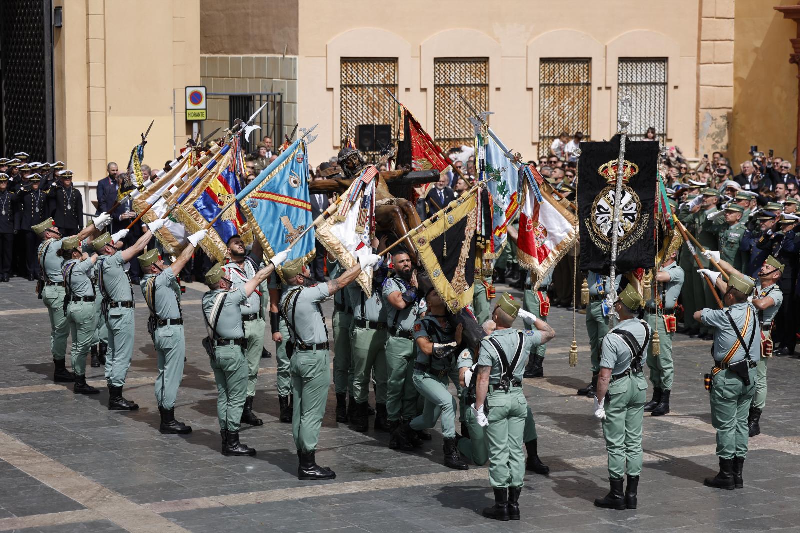 El desembarco de la Legión en Málaga con el Cristo de la Buena Muerte, en imágenes