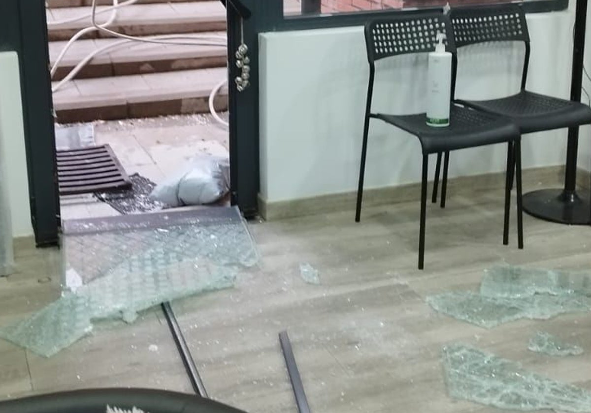 Destrozos en el salón de belleza Majestic, en la calle de Salamanca de Alcorcón