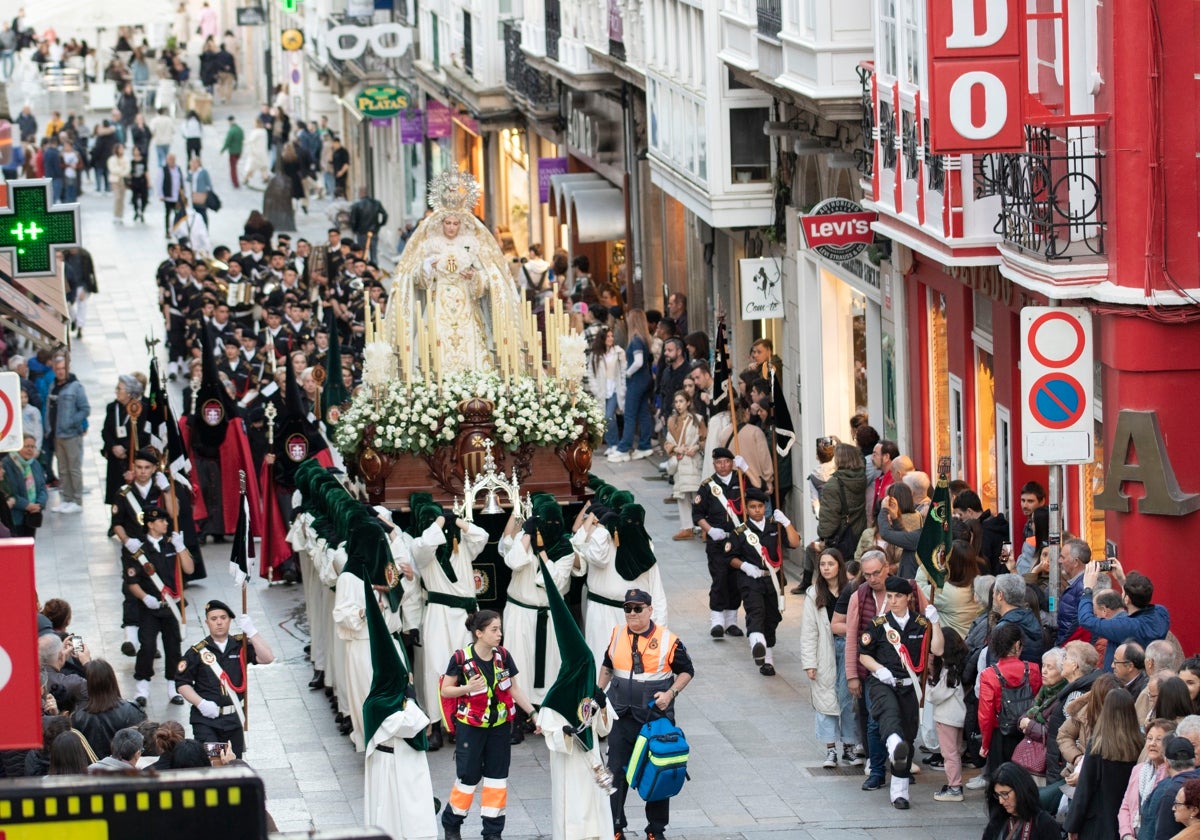 Procesión durante la Semana Santa de Ferrol