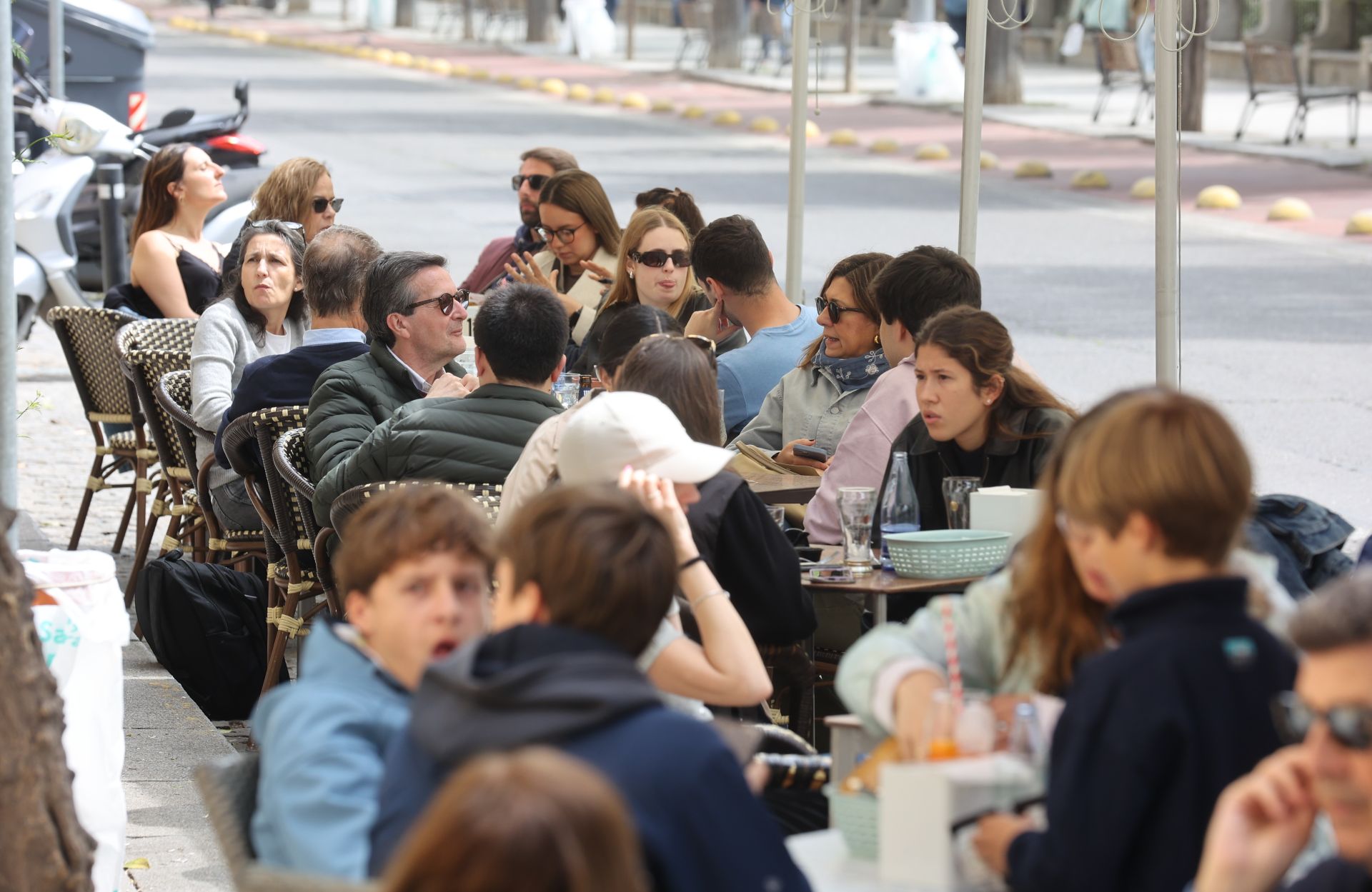 El ambiente del turismo este Jueves Santo en Córdoba, en imágenes