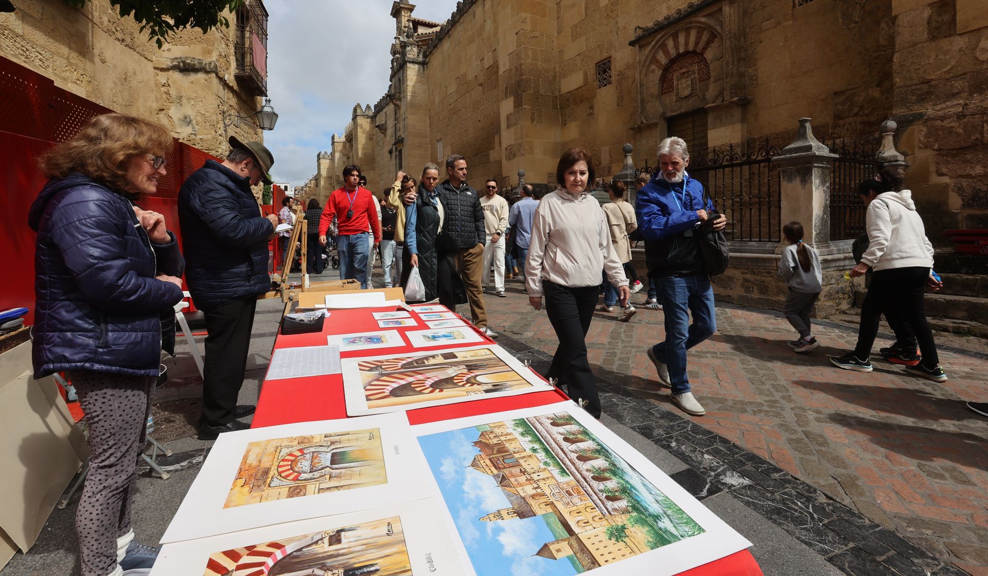 El ambiente del turismo este Jueves Santo en Córdoba, en imágenes