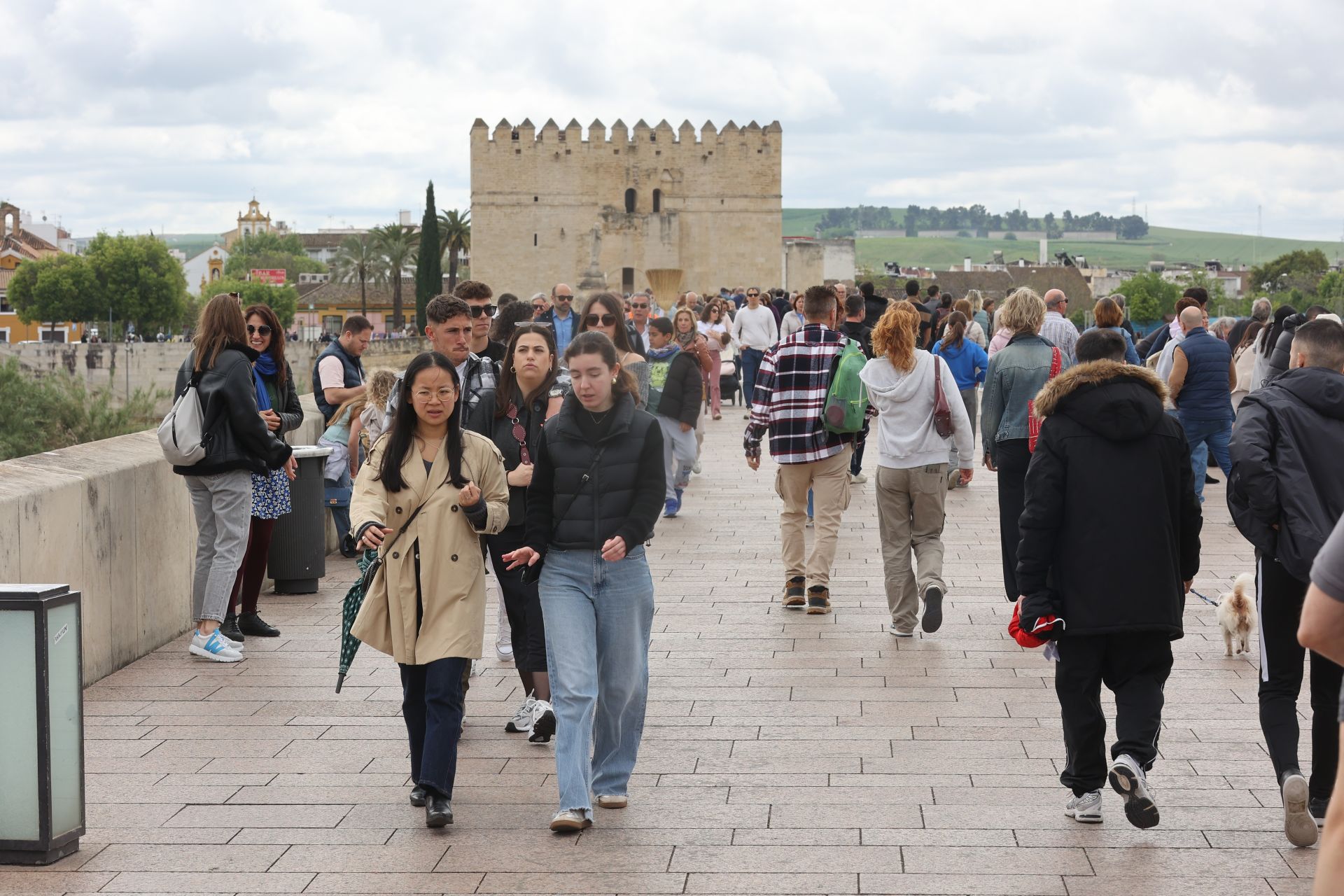 El ambiente del turismo este Jueves Santo en Córdoba, en imágenes