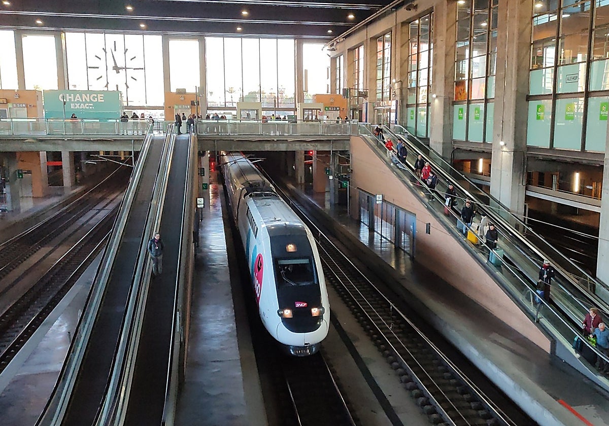 Un convoy de Ouigo llega a la estación central de Córdoba