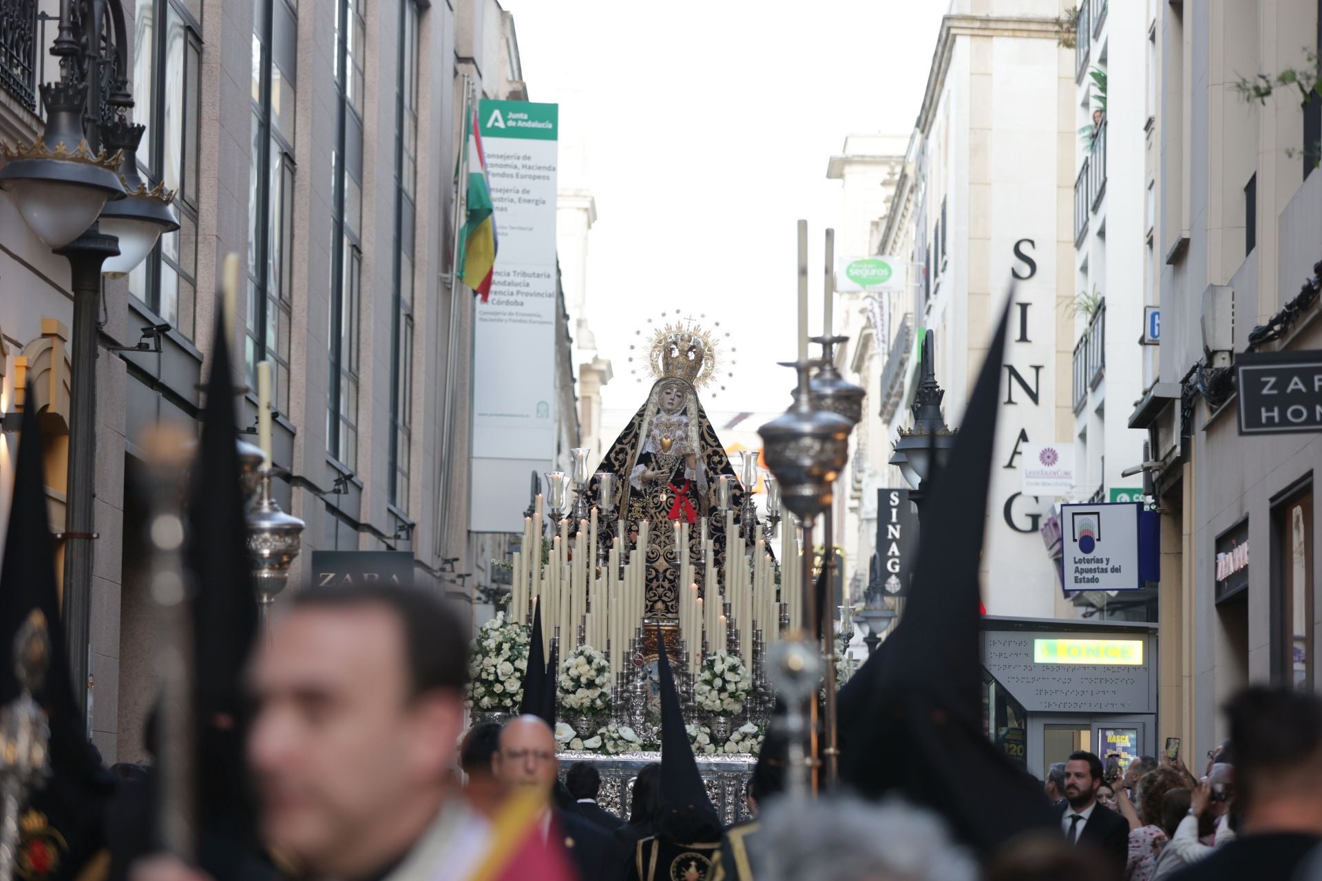 Las imágenes de la procesión de los Dolores del Viernes Santo de Córdoba