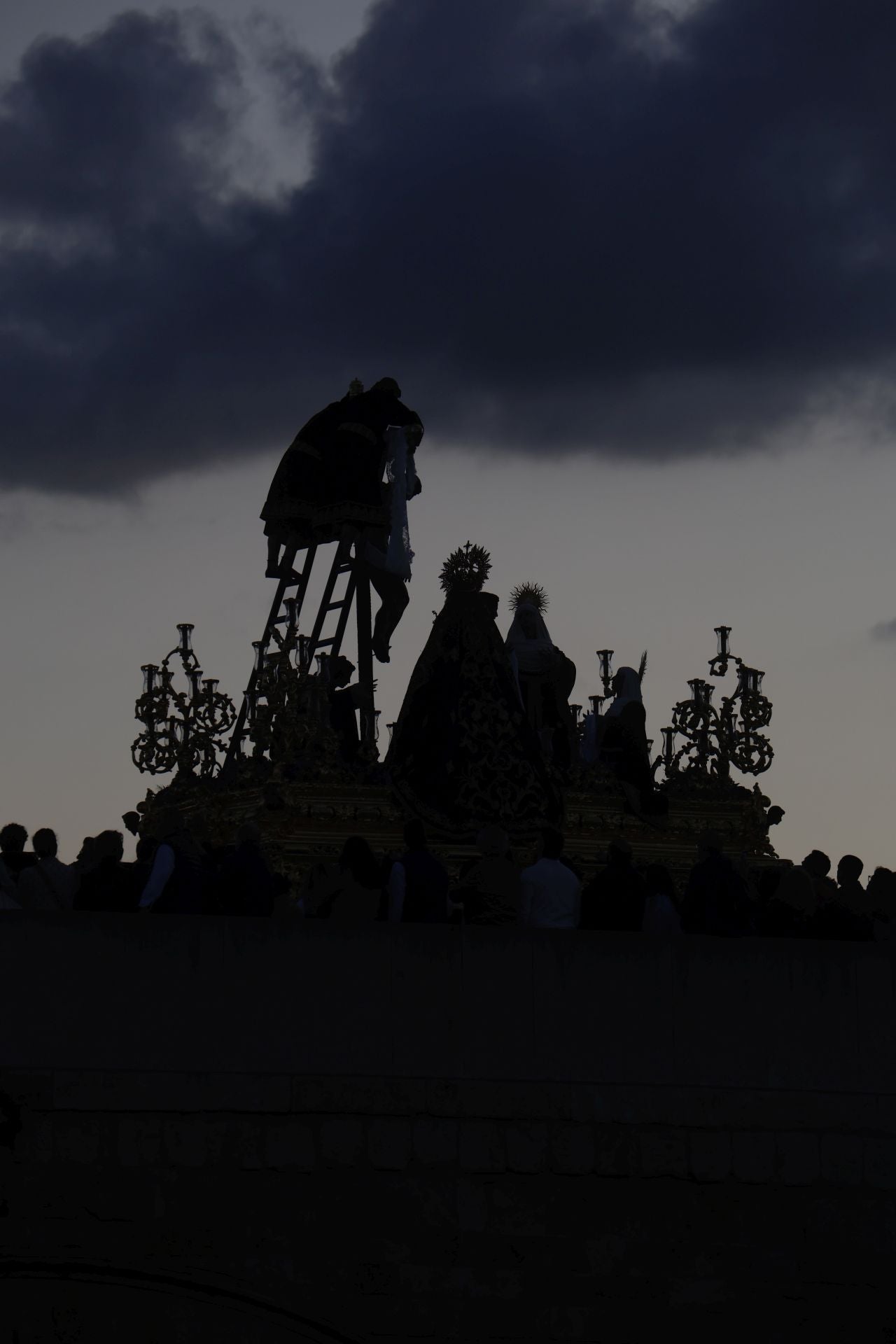 Las imágenes de la procesión del Descendimiento del Viernes Santo de Córdoba