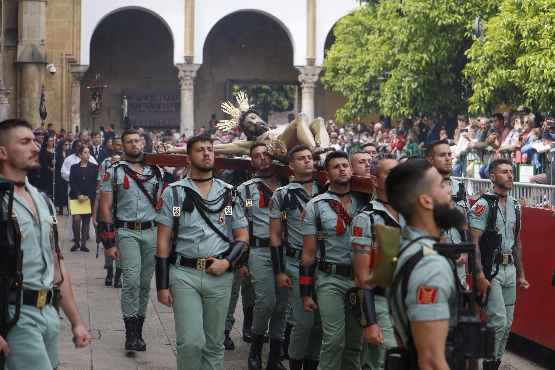 Las imágenes del vía crucis del Señor de la Caridad en Córdoba