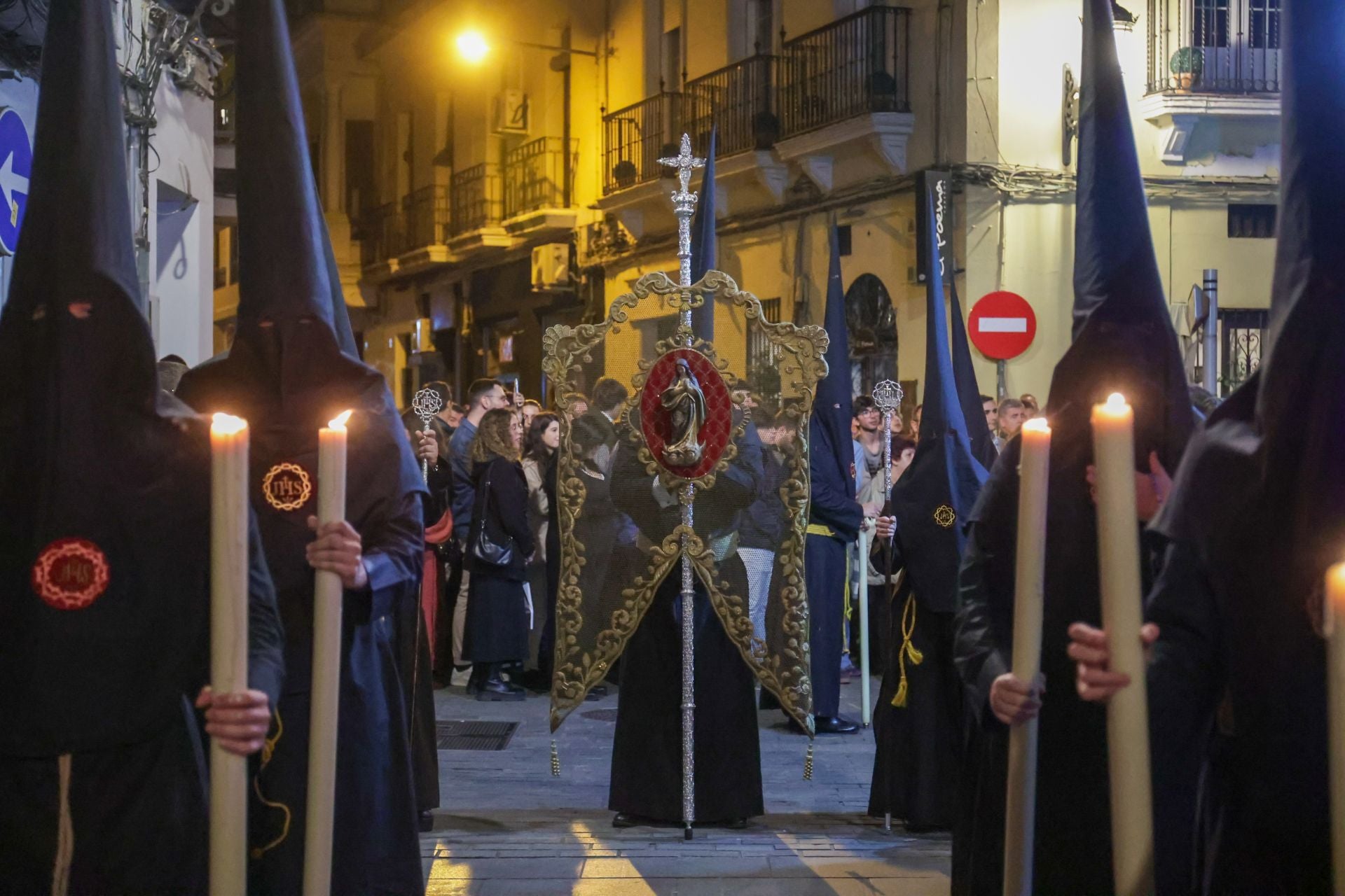 Las imágenes de la Buena Muerte en la Madrugada de la Semana Santa de Córdoba