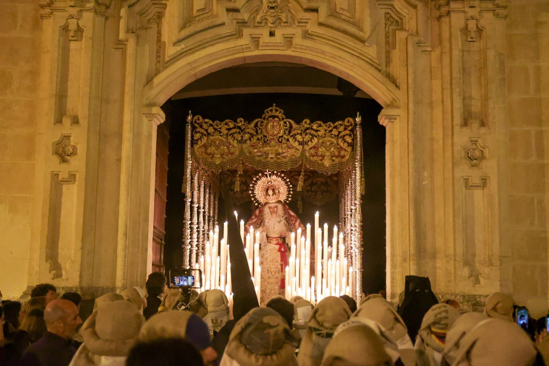 Las imágenes de la Buena Muerte en la Madrugada de la Semana Santa de Córdoba