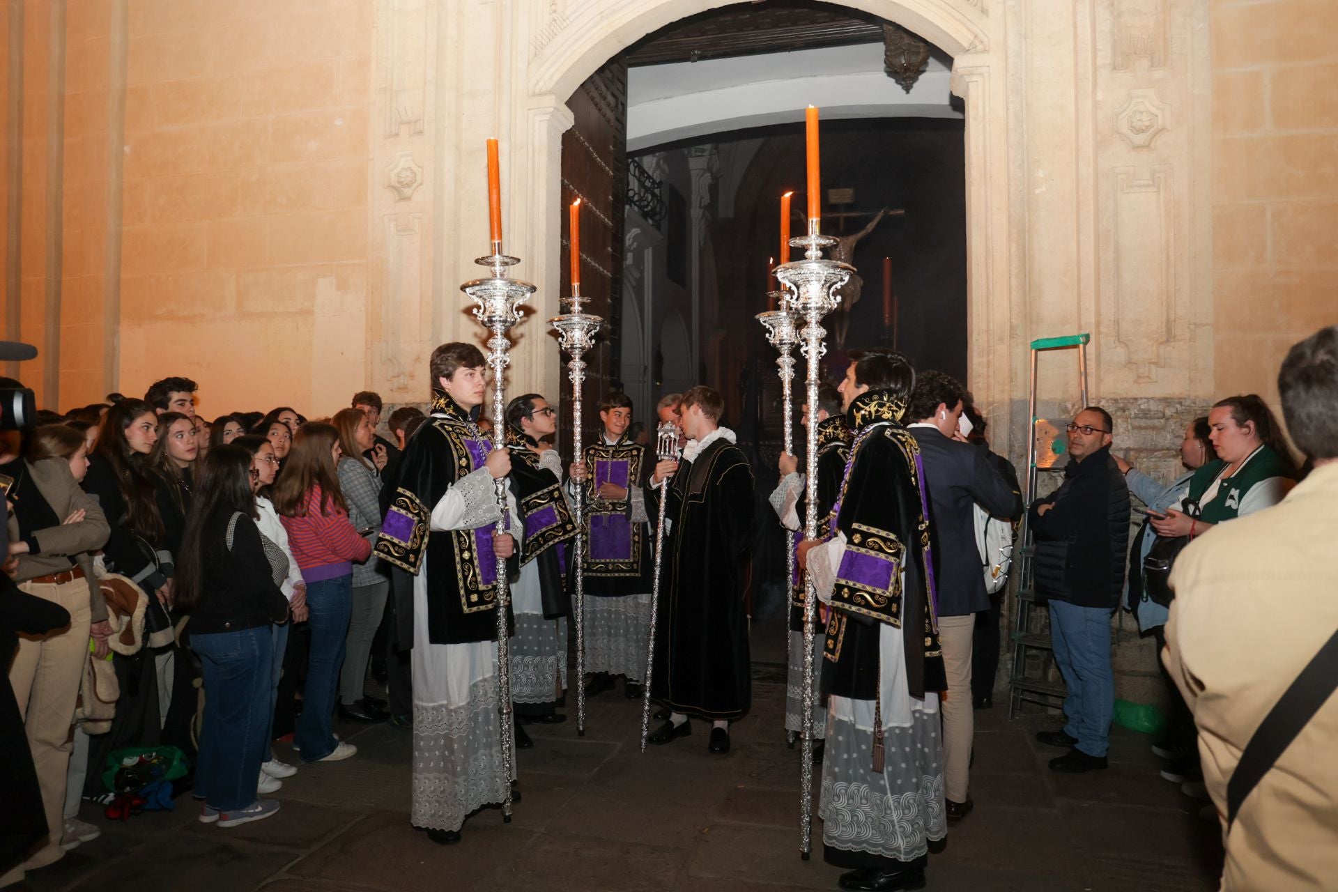 Las imágenes de la Buena Muerte en la Madrugada de la Semana Santa de Córdoba