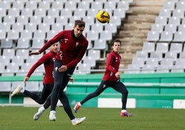 El banquillo del Córdoba CF ofrece pocas soluciones en la recta final del campeonato