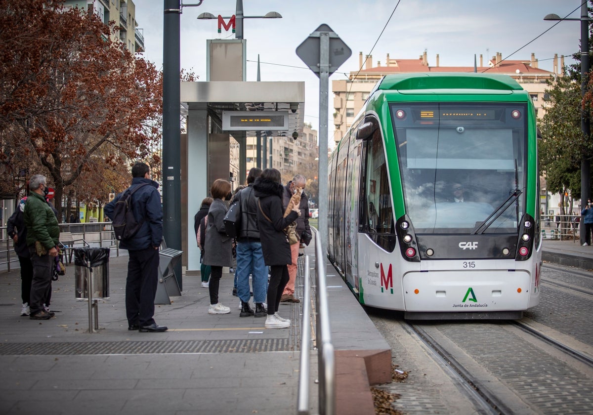 Una parada del metro de Granada