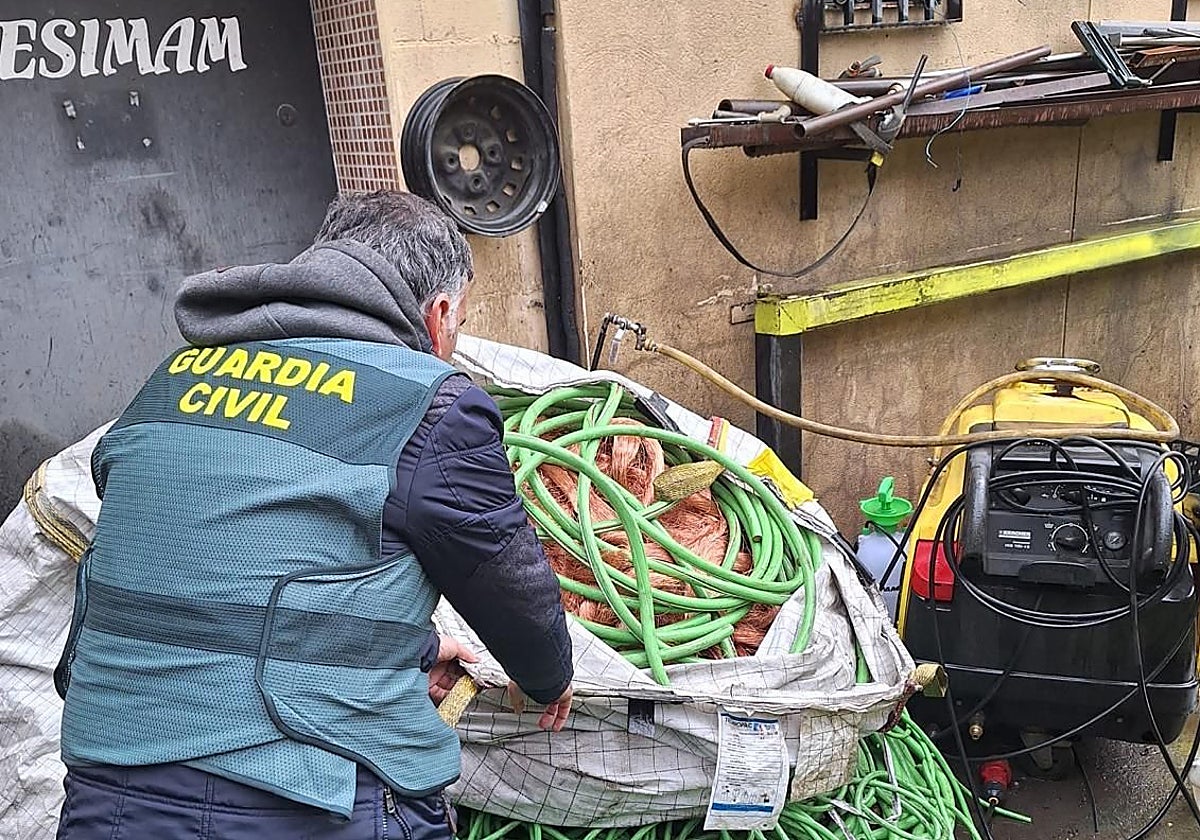 La Guardia Civil recupera cable de cobre robado en una imagen de archivo