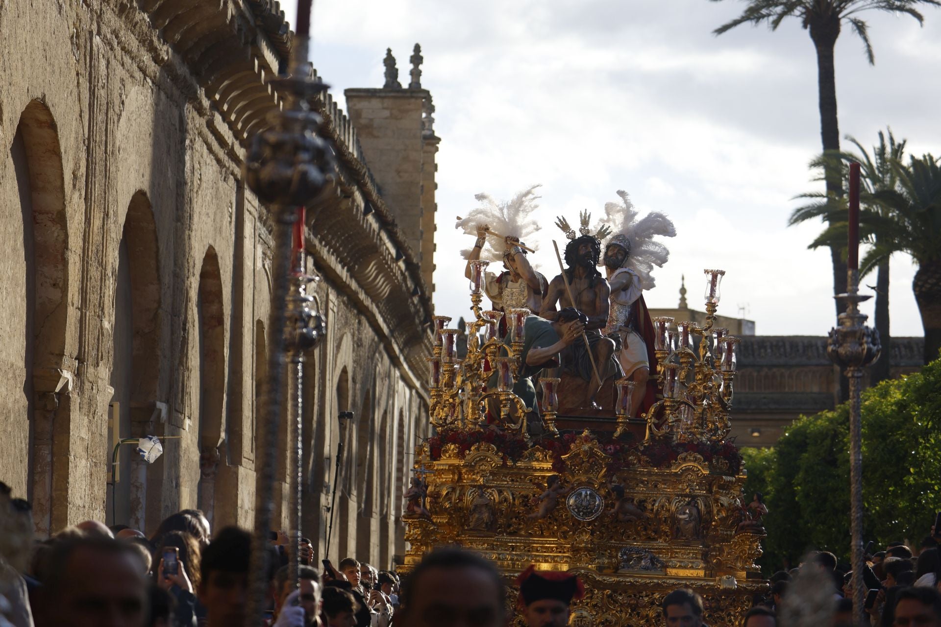 Las imágenes del regreso de la Merced el Sábado Santo de Córdoba, en imágenes