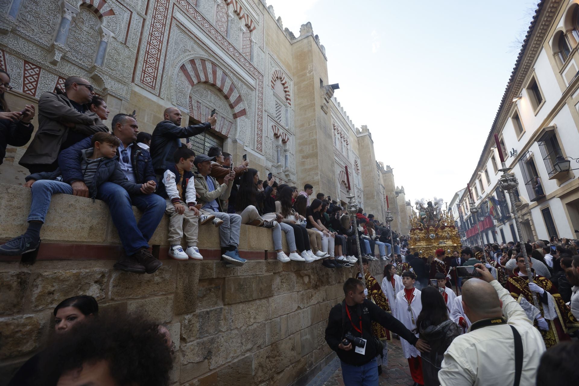 Las imágenes del regreso de la Merced el Sábado Santo de Córdoba, en imágenes
