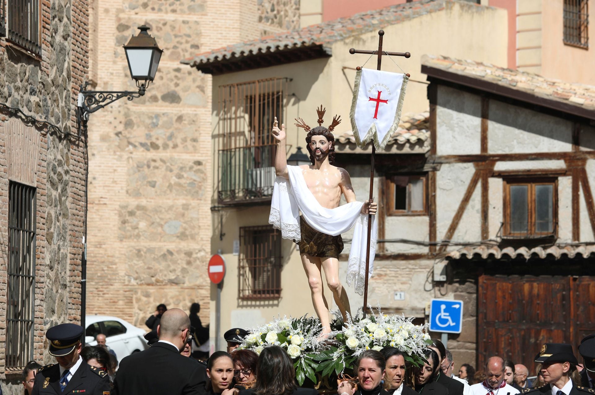 En imágenes, la procesión del Encuentro entre Jesús Resucitado y la Virgen de la Alegría