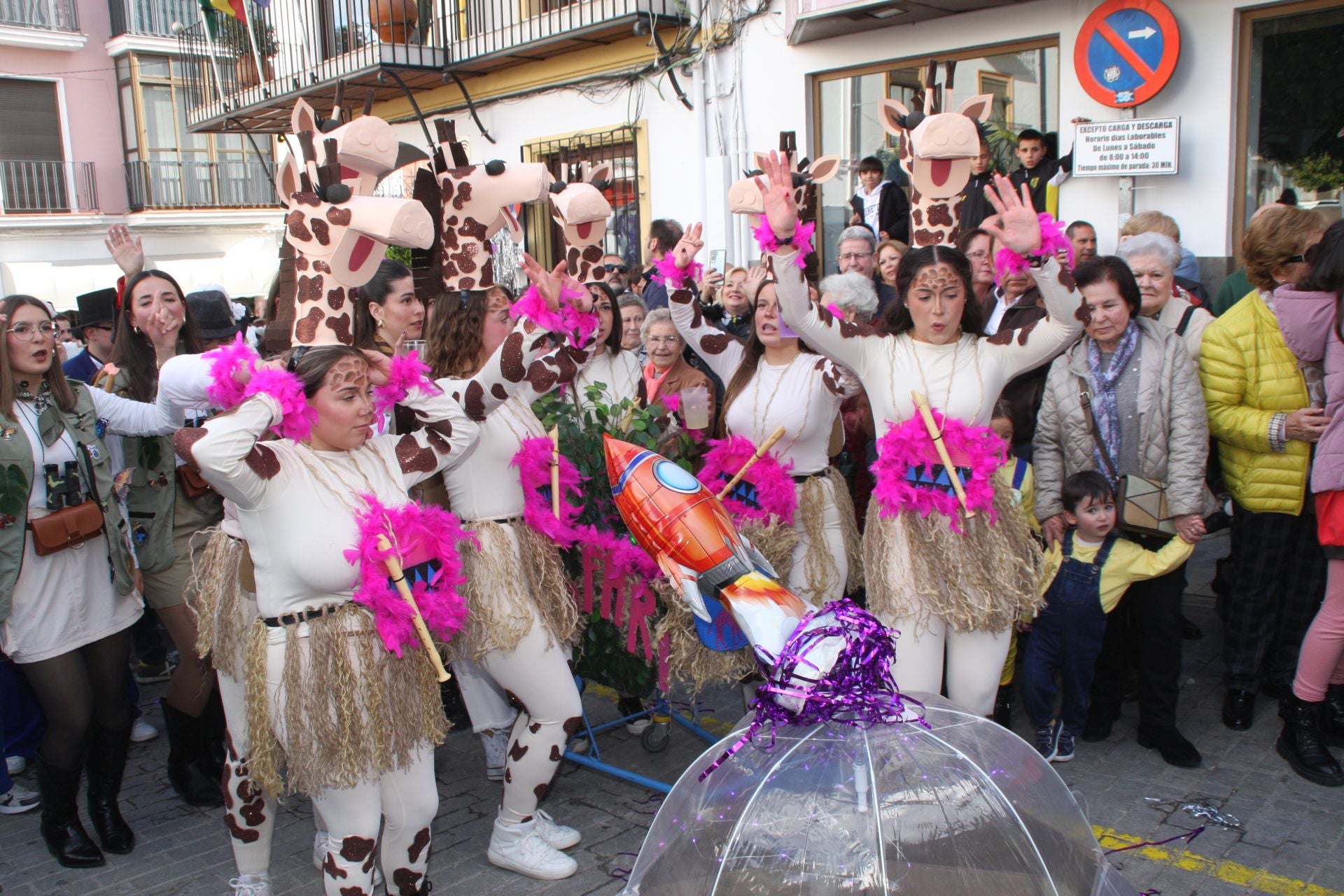 La colorida Pascua de los Moraos de Carcabuey, en imágenes
