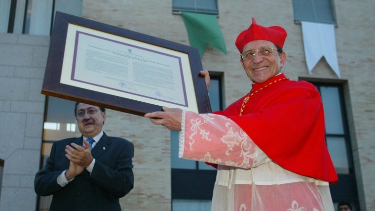 Acto de reconocimiento en Baena en el año 2033