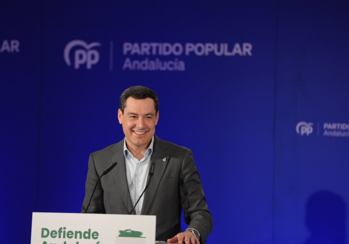 Juanma Moreno durante su intervención