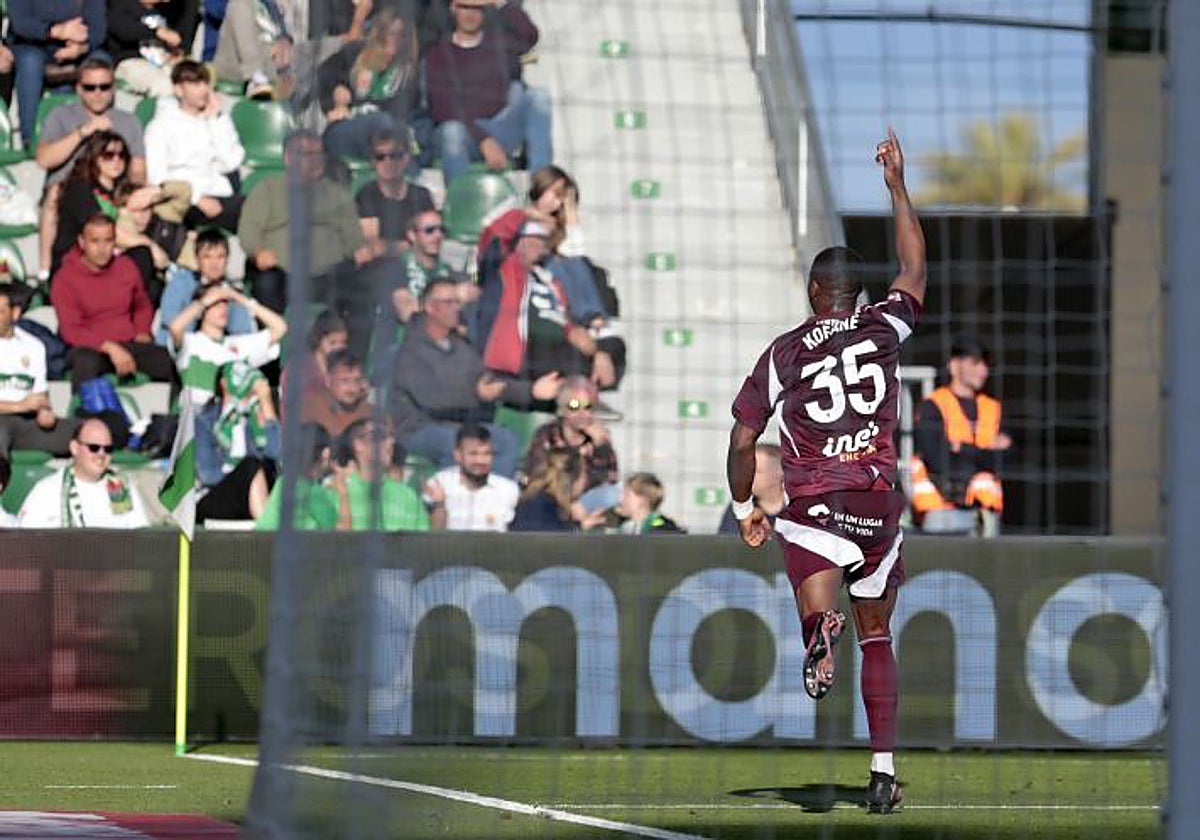 Kofane celebra el gol al Elche este domingo