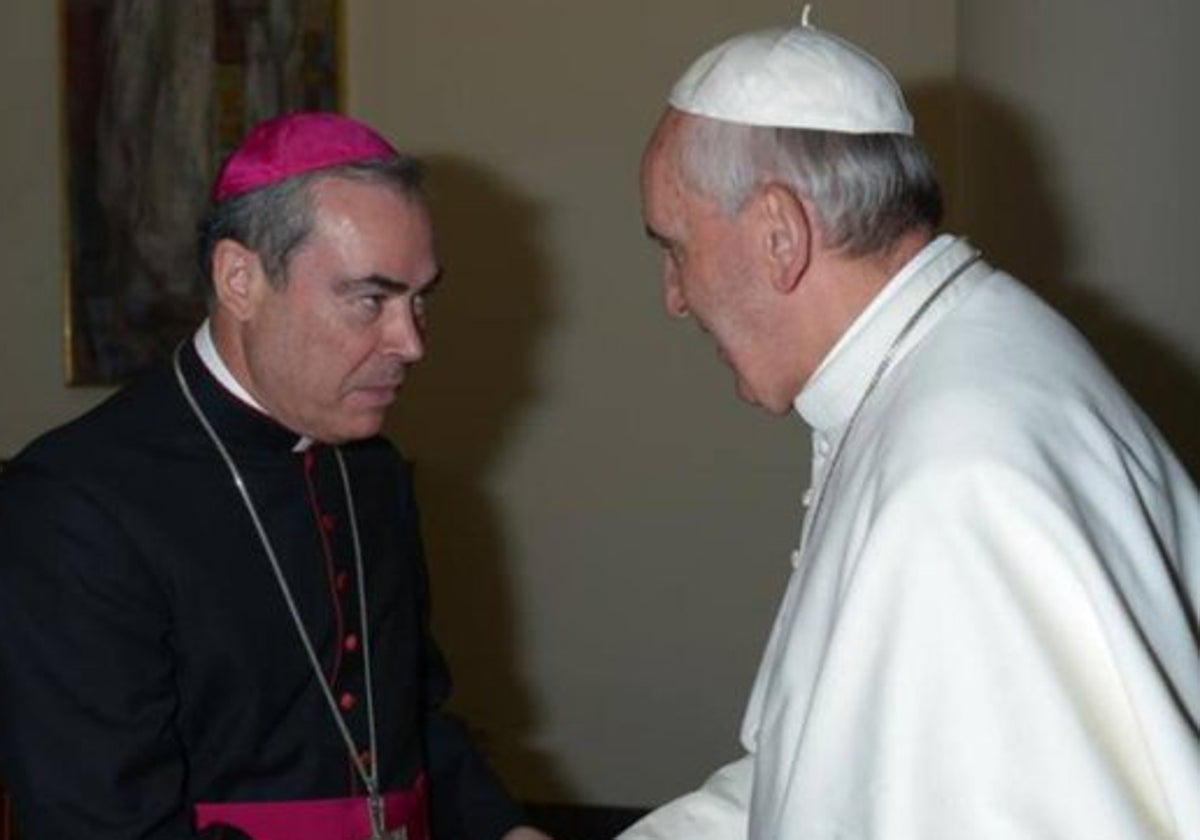 El obispo de Málaga, Jesús Catalá, en una audiencia con el Papa Francisco