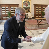 Clavijo lamenta la muerte del Papa Francisco: «Nos abrió las puertas cuando nadie lo hacía»